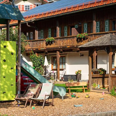 Cafe Chiemgau Und Gaestehaus Рупольдинг Экстерьер фото